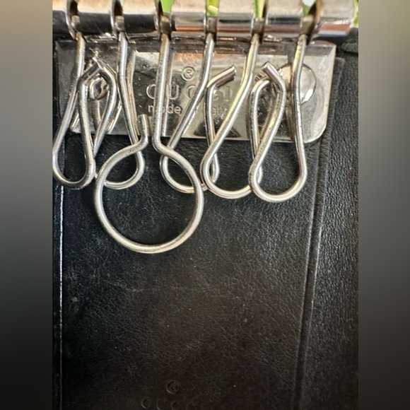 GUCCI Black Signature Leather Key Holder (2564330959) - Picture 4 of 8